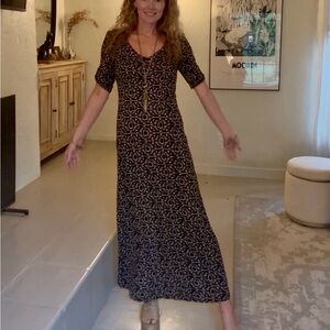Yireh NWT Hawaii Black Tan Boho Print Maxi Dress V-Neck Rayon Size S Resort